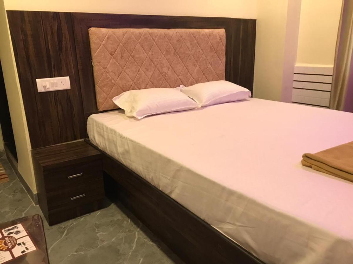 Taloja Midc Hotel Taloje Budrukh Kültér fotó