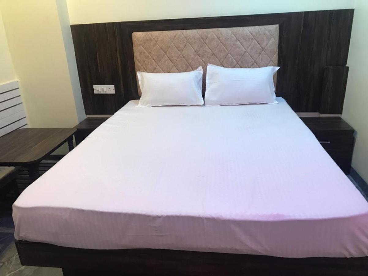 Taloja Midc Hotel Taloje Budrukh Kültér fotó